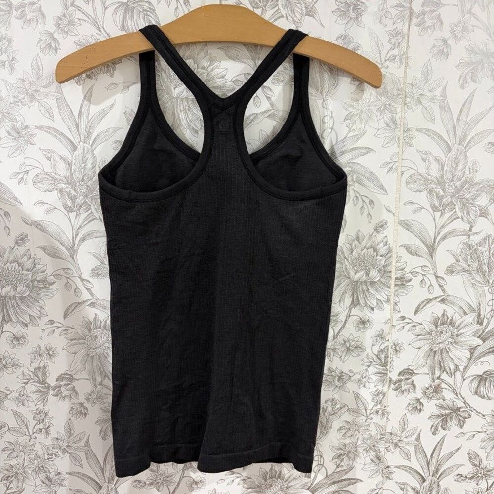 Lululemon EBB To Street Tank II Built in Bra Solid Black No Cups Ribbed Sz 6 EUC - Picture 3 of 7